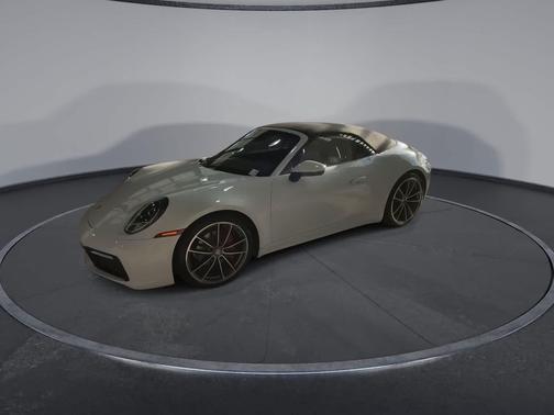 2020 Porsche 911 Carrera