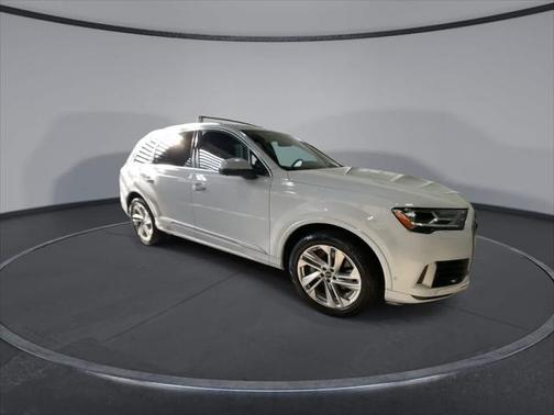 2022 Audi Q7 55 Premium Plus