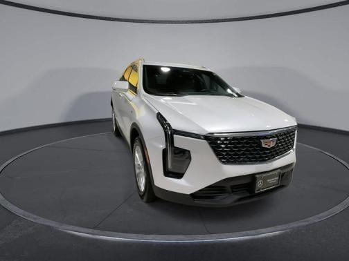 2024 Cadillac XT4 Luxury
