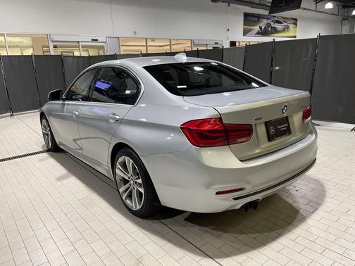 2018 BMW 330 i xDrive