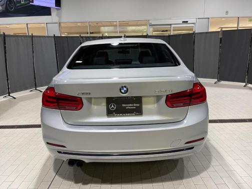 2018 BMW 330 i xDrive