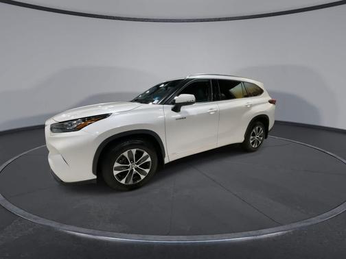 2020 Toyota Highlander Hybrid XLE