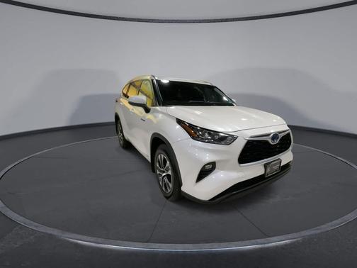 2020 Toyota Highlander Hybrid XLE