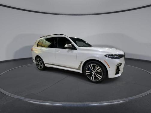 2022 BMW X7 M50i