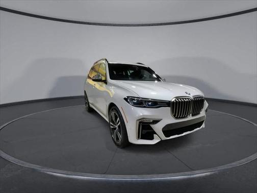 2022 BMW X7 M50i