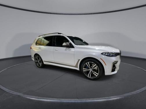 2022 BMW X7 M50i