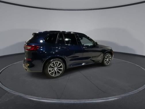 2023 BMW X5 M50i