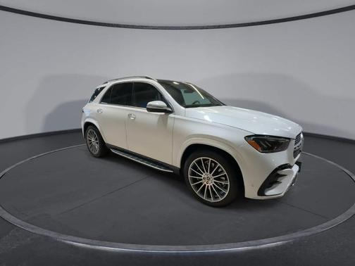 MANUFAKTUR Moonlight White Metallic 2026 Mercedes-Benz GLE 450 4MATIC