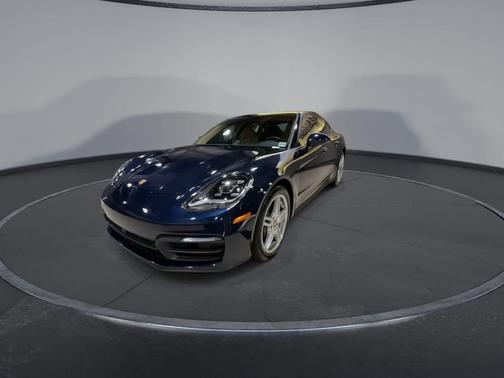 2022 Porsche Panamera 4