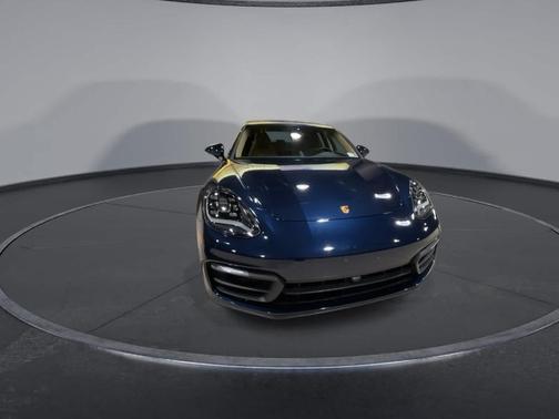 2022 Porsche Panamera 4