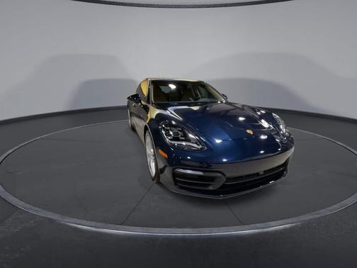 2022 Porsche Panamera 4