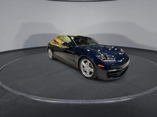 2022 Porsche Panamera 4