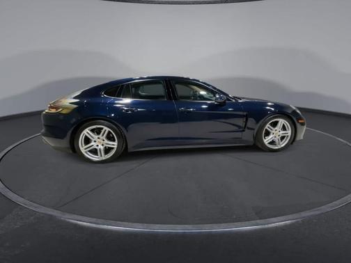 2022 Porsche Panamera 4