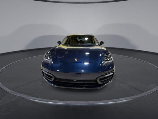 2022 Porsche Panamera 4