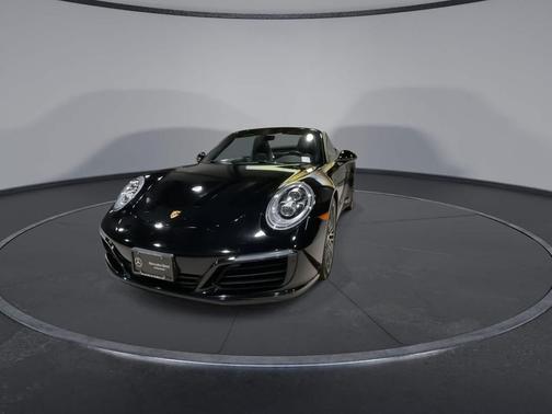 2019 Porsche 911 Carrera 4