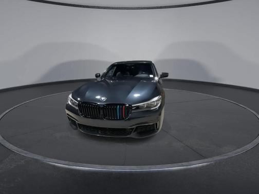 2019 BMW 740 i