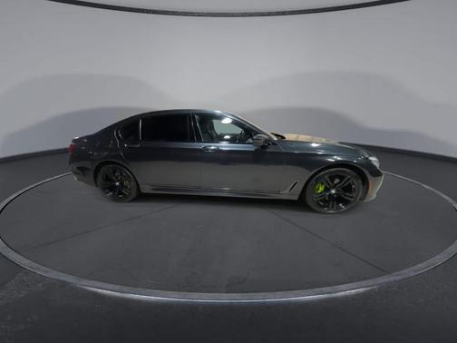 2019 BMW 740 i