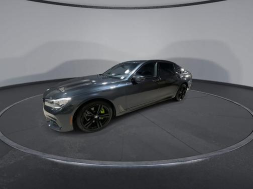 2019 BMW 740 i