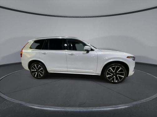 2020 Volvo XC90 T6 Momentum 6 Passenger