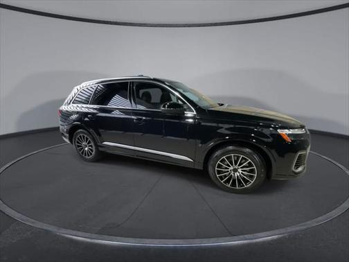 2025 Audi Q7 45 Premium