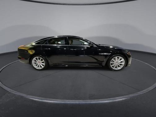 2018 Jaguar XJ XJ R-Sport