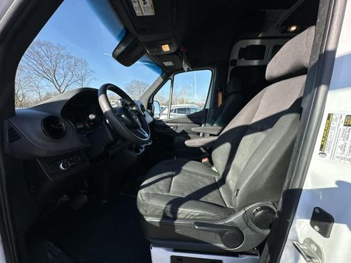 2023 Mercedes-Benz Sprinter 2500 High Roof 4-Cyl Gas