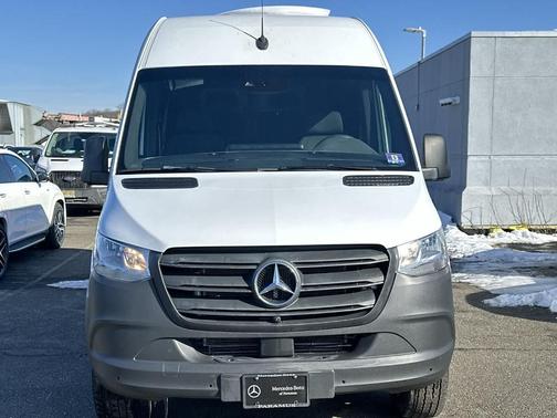 2023 Mercedes-Benz Sprinter 2500 High Roof 4-Cyl Gas