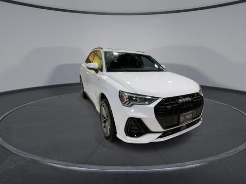 2025 Audi Q3 45 S line Premium