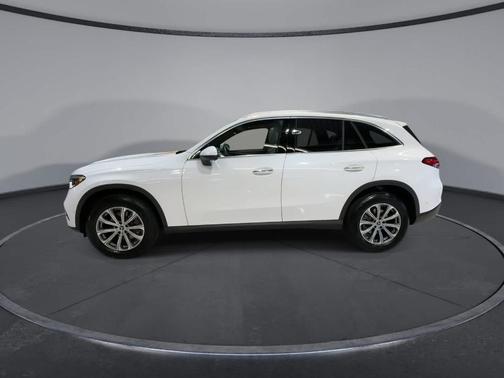 MANUFAKTUR Moonlight White Metallic 2026 Mercedes-Benz GLC 300 Base 4MATIC