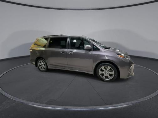 2019 Toyota Sienna SE Premium