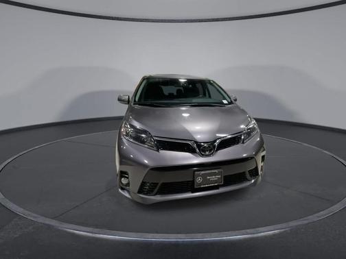2019 Toyota Sienna SE Premium