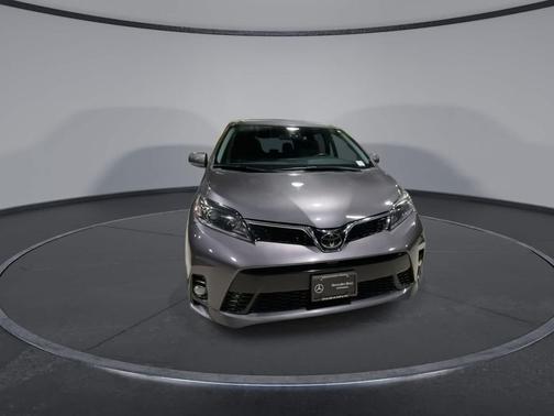 2019 Toyota Sienna SE Premium