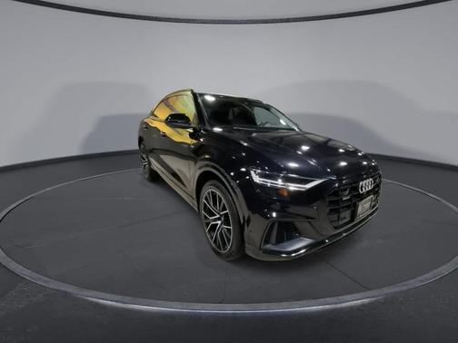 2019 Audi Q8 Premium Plus