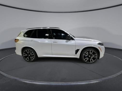 2024 BMW X5 M60i