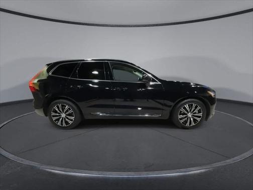 2022 Volvo XC60 B5 Inscription