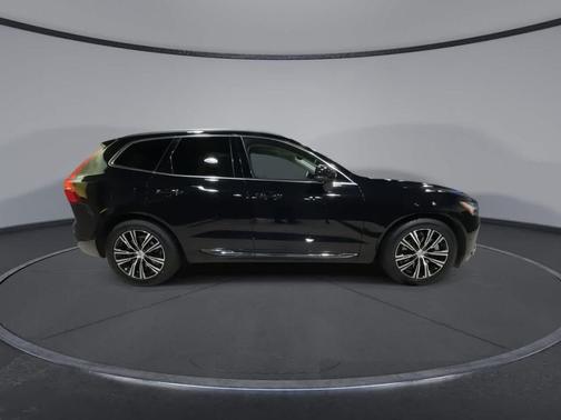 2022 Volvo XC60 B5 Inscription