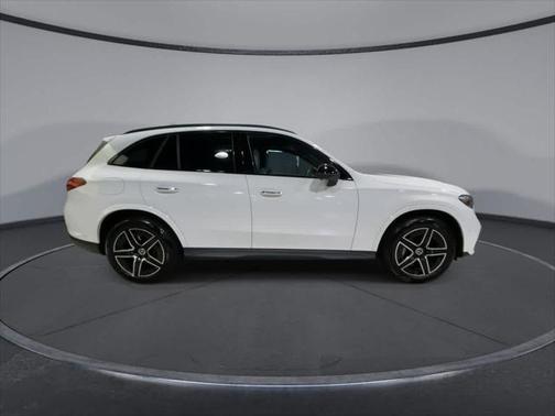 2025 Mercedes-Benz GLC 350e Base 4MATIC