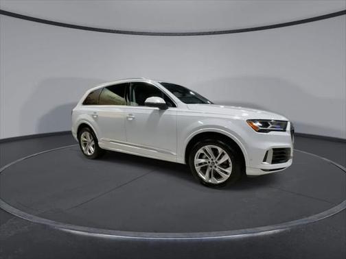 2020 Audi Q7 55 Premium Plus