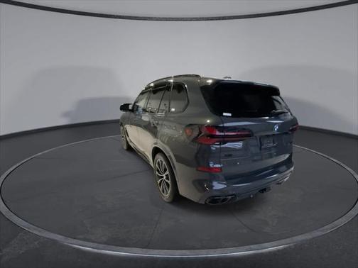 2025 BMW X5 M60i