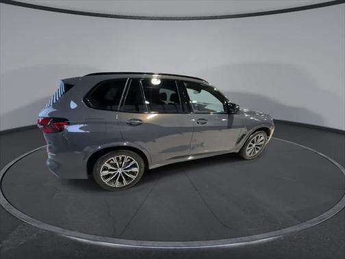 2025 BMW X5 M60i