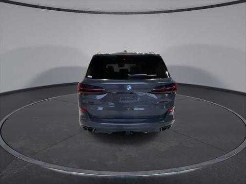2025 BMW X5 M60i