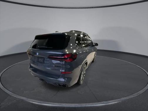 2025 BMW X5 M60i