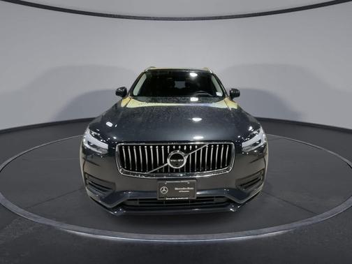 2021 Volvo XC90 T6 Momentum 6 Passenger
