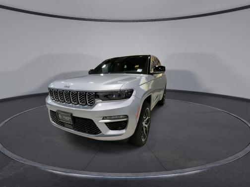 2022 Jeep Grand Cherokee Summit