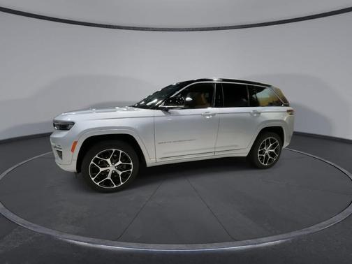 2022 Jeep Grand Cherokee Summit