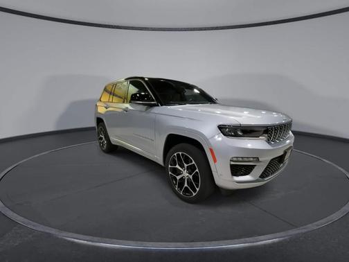 2022 Jeep Grand Cherokee Summit