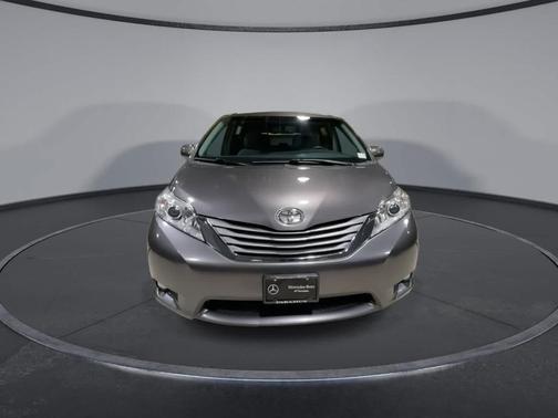 2016 Toyota Sienna XLE