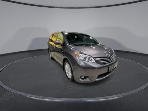 2016 Toyota Sienna XLE
