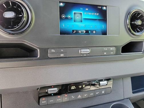 2024 Mercedes-Benz Sprinter 2500 144 WB Standard Roof Passenger