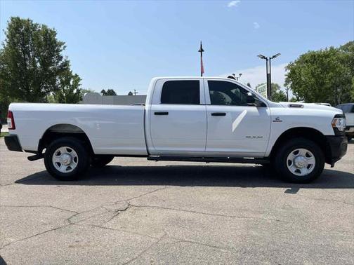 2022 RAM 3500 Tradesman Crew Cab 4x4 8' Box